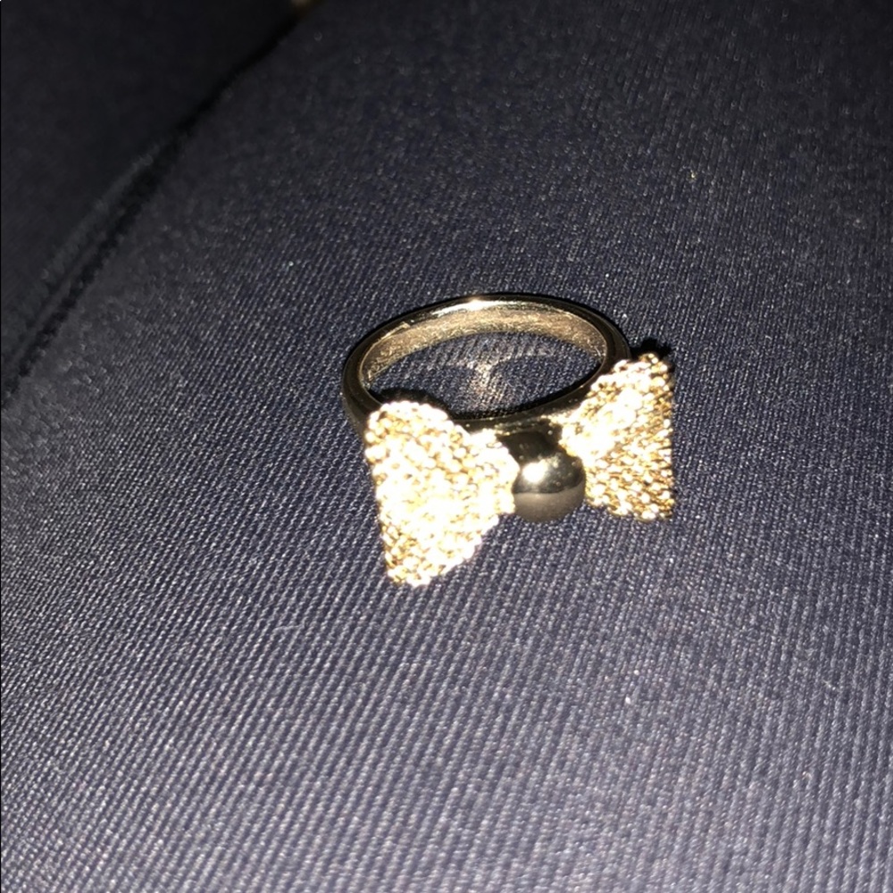 A bow ring